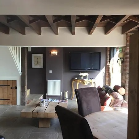 Holiday home Impeccable Suitable For 2 Adults & 1 Child *