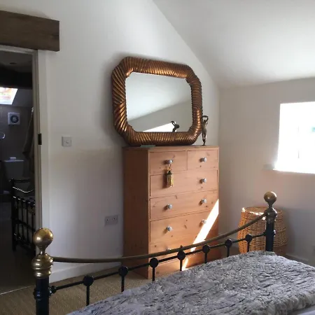 Impeccable Suitable For 2 Adults & 1 Child Tockwith